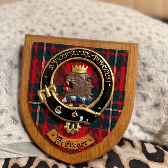 Old Vtg Scottish Coat Of Arms MAC GREGOR Display Shield Plaque Crest Tartan Wood - Picture 2 of 6